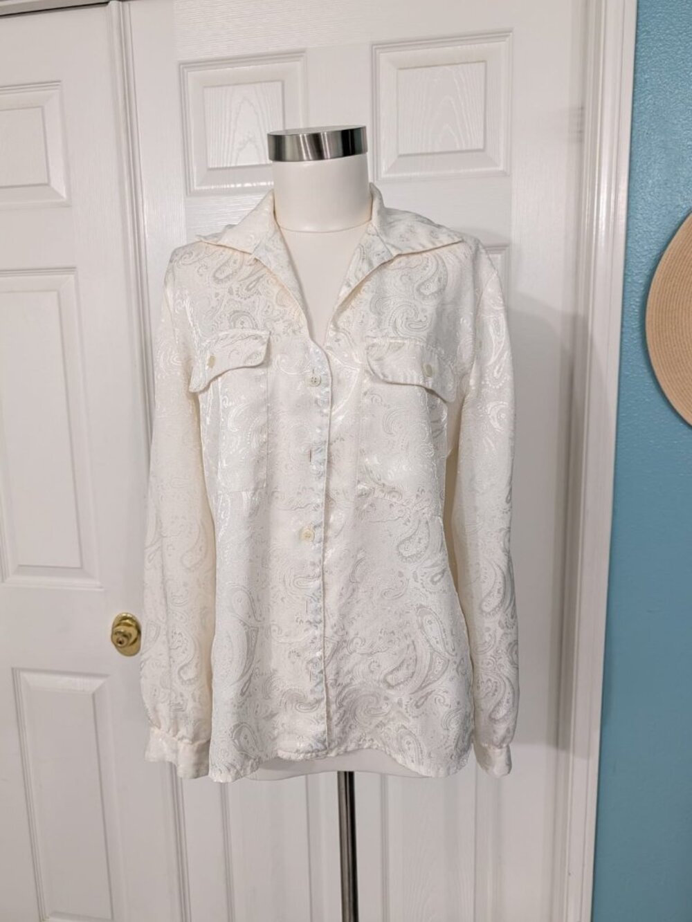Lloyd Williams Paisley Print Button Front Blouse Creamy Women Sz 6 ( True 8)